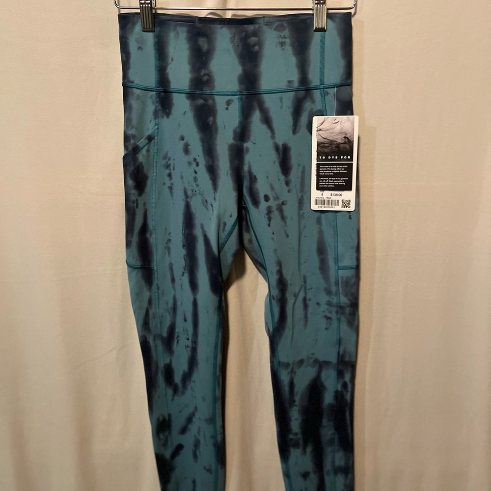 Lululemon Athletica Blue Tie-Dye Leggings